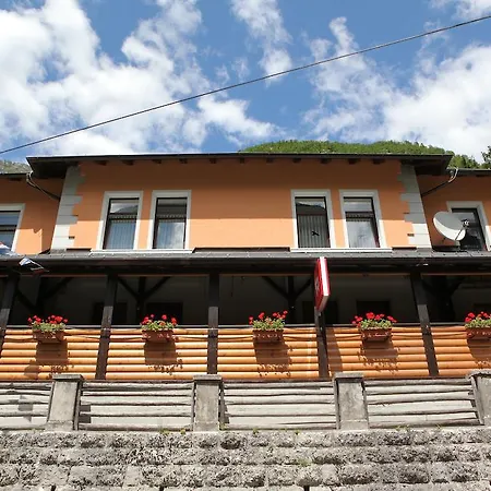 Hiša za goste Guest House Mystic River 2*