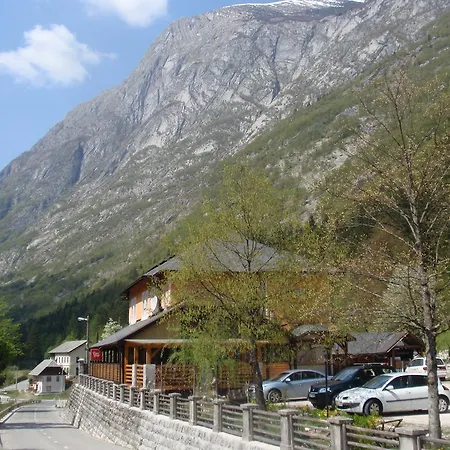 Hiša za goste Guest House Mystic River 2*